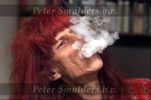Eindhoven, 2 oktober 2000
ARMAND (Herman van Loenhout)
Blowen met Wiet