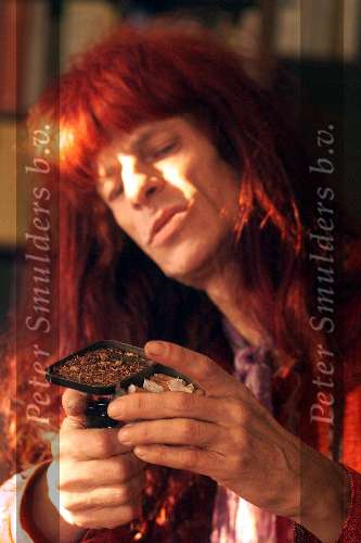 Eindhoven, 2 oktober 2000
ARMAND (Herman van Loenhout)
Blowen met Wiet