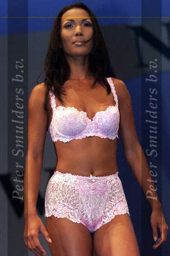 Bussum 23 oktober 2000
Cyrille BB in lingerie.