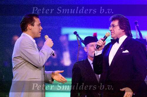 AHOY Rotterdam, 24 oktober 2000
Afscheidsconcert Lee Towers
LT met Frans Bauer