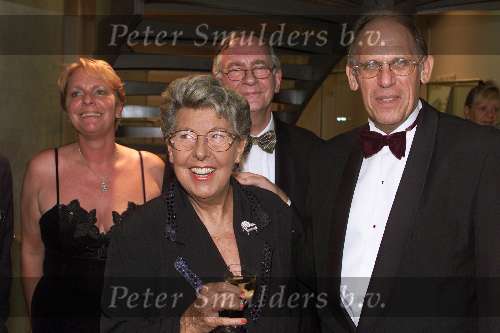 Den Haag 1 oktober 2000
Pia Beck 60 jaar in het vak .
Pia en Hans Dijkstal