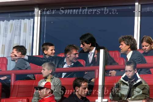Eindhoven, 29 Oktober 2000
Kompetitie seizoen 2000/20001
PSV-AJAX, eindstand 1-1
doelpunten Nikos Machlas en penalty Arnold Bruggink.
Jacco Eltingh Ruud v Nistelrooy en Jos Verstappen met vrouw op de tribune