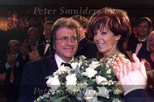 AHOY Rotterdam, 24 oktober 2000
Afscheidsconcert Lee Towers
LT met vrouw Laura Towers