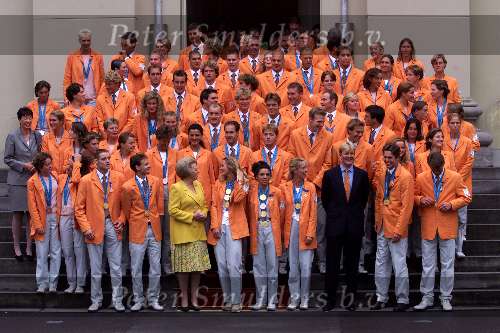 Den Haag 4 oktober 2000
Huldiging van de medaillewinnars  Olympische spelen door Koningin Beatrix en Prins Willem Alexander.
o.a. Leontien v Moorsel, Inge de Bruin , Pieter v d Hoogenband, Leontien v Moorsel, Mark Huizinga, Stephan Veen, Jeroen Dubbeldam en Anky v Grunsven.