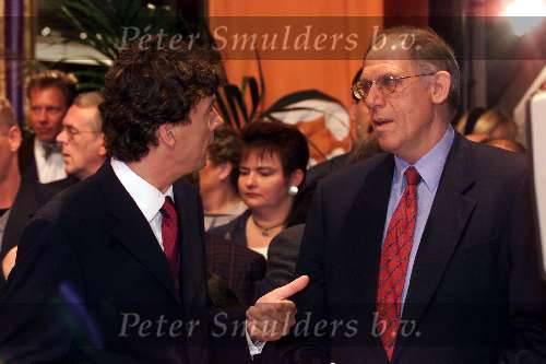 Amsterdam 1 januari 2000
Staatsloterij show op locatie in Magna Plaza.
Hans Dijkstal en Marc Klein Essink