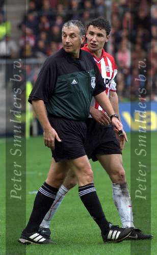 Eindhoven, 29 Oktober 2000
Kompetitie seizoen 2000/20001
PSV-AJAX, eindstand 1-1
Mario v d Ende met Mark v Bommel