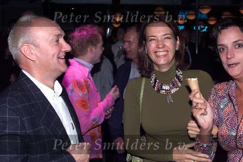 Amsterdam 3 oktober 2000
Premiere RENT
Henk Poort met Marjolein Keunig en Lenette v Dongen
