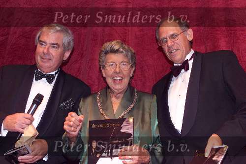 Den Haag 1 oktober 2000
Pia Beck 60 jaar in het vak .
 Pia Beck en Hans Dijkstal  en joop v Zijl