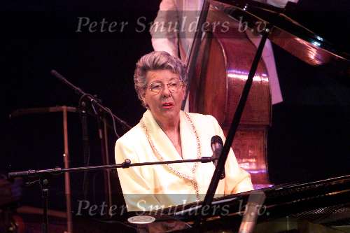 Den Haag 1 oktober 2000
Pia Beck 60 jaar in het vak .