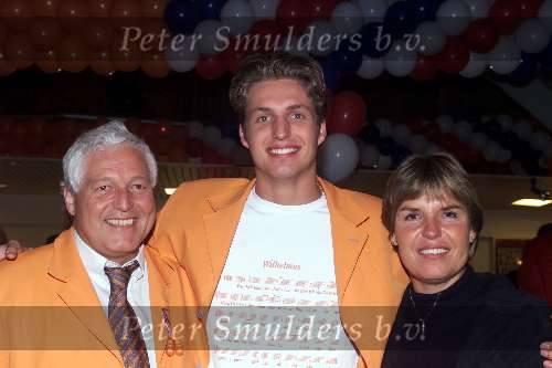 Eindhoven, 3 oktober 2000
Huldiging eindhovense sporter die medailles in Sydney hebben gehaald
Pieter v d Hoogenband met zijn ouders
Cees Rein v d Hoogenband