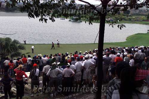 Kuala Lumpur 21 november 1999
Mines Resort golf
WK Golf voor landenteams USA eerste Spanje tweede
TIGER WOODS    Golfen