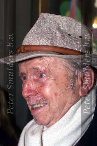 Amsterdam 17 december 1999
Premiere kerstcircus in Carre.
Toon Hermans met hoed