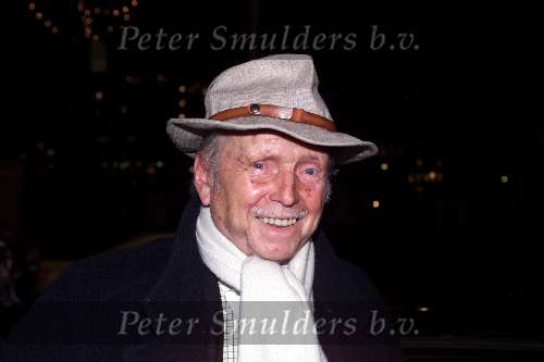 Amsterdam 17 december 1999
Premiere kerstcircus in Carre.
Toon Hermans met hoed