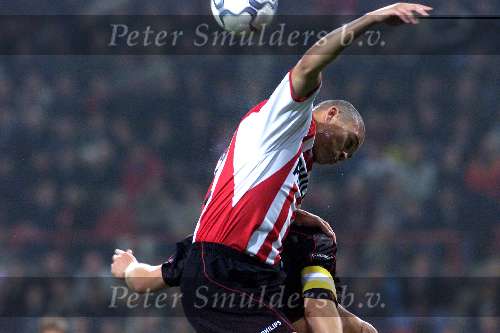 Eindhoven 14 oktober 2000
PSV-NEC 0-0
Wilfred Bouma  kopbal   mooie aktie