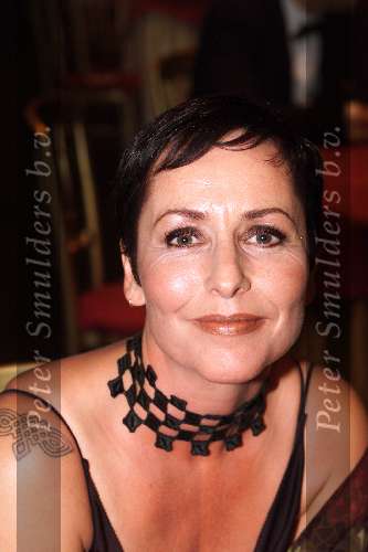 AMSTERDAM 12 OKTOBER 2001
UITREIKING VAN DE TELEVIZIERRING IN THE HEINEKEN MUSIC HALL. 
Angela Groothuizen met tatoeage