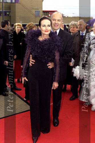 SCHEVENINGEN 21 oktober 2001
Premiere Aida in het circustheater.
Ans Marcus met man