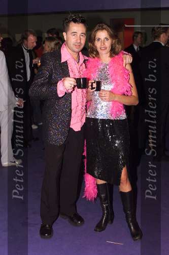 AMSTERDAM 12 OKTOBER 2001
UITREIKING VAN DE TELEVIZIERRING IN THE HEINEKEN MUSIC HALL. 
Bart Bosch met vrouw
