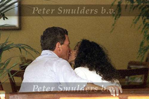 Amsterdam 06 mei 2000
Baruch Moszkowicz met zijn vrouw.