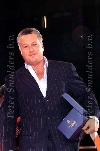 AMSTERDAM 1 OKTOBER 2001
ESQUIRE Best geklede man van Nederland verkiezing in de beurs van Berlage.
Winnaar Bram Moszkowicz