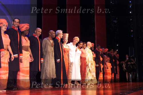 SCHEVENINGEN 21 OKTOBER 2001
PREMIERE van AIDA in het circustheater.
Antje Monteiro Chaira Borderslee Bastiaan Ragas en anderen