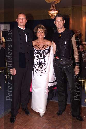 AMSTERDAM 25 OKTOBER 2001
Premiere van de musical GRACE
Christine Kroonenberg met haar couteriers
