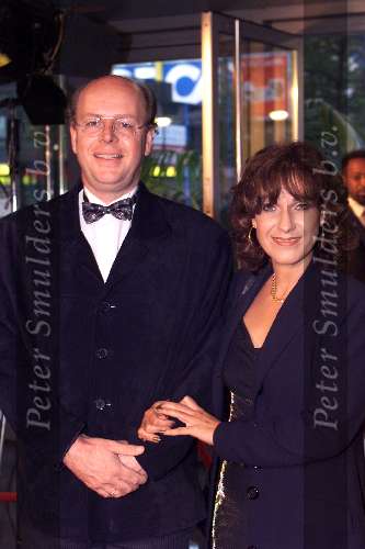 Amsterdam 12 Oktober 2001
Uitreiking van de Televizierring in de Heineken Music Hall. 
Cilly Dartell met man