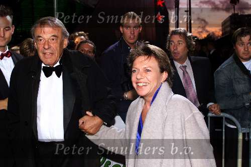 AMSTERDAM 1 OKTOBER 2001
Premiere Discovery of heaven in de pathe Arena
Conny Palmen en Hans v Mierlo