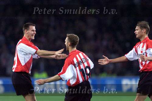 Eindhoven 27 oktober 2001
PSV-RKC 2-0
Andre Ooijer Dennis Rommedahl en Theo Lucius