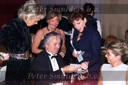 AMSTERDAM 29 OKTOBER 2001
Parel v Nederland gala
Dick Beyer en Catherine Keyl