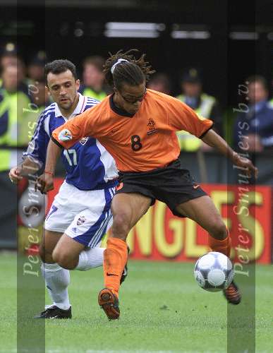 Rotterdam, 25 juni 2000   Euro 2000
Nederland-Yougoslavie, eindstand
Edgar Davids  Ljubinko Drulovic (17)