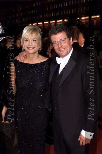 AMSTERDAM 1 OKTOBER 2001
Premiere Discovery of heaven in de pathe Arena
Monique v d Ven en Edwin de Vries