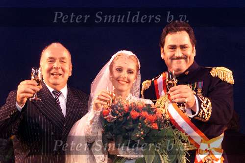 Amsterdam 25 oktober 2001
Premiere va n de musical GRACE.
v.l.n.r. Rob v d Meeberg , Joke de Kruijf, Ernst Daniel Smid