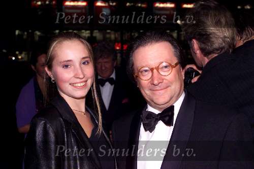 Amsterdam 12 Oktober 2001
Uitreiking van de Televizierring in de Heineken Music Hall.  
Fons v Westerlo  met dochter