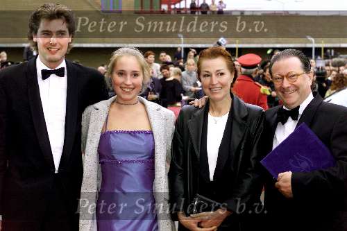 SCHEVENINGEN 21 oktober 2001
Premiere Aida in het circustheater.
Fons v westerloo met gezin