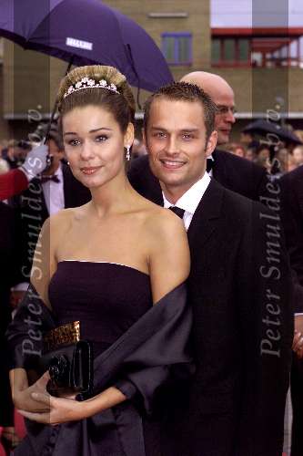 SCHEVENINGEN 21 oktober 2001
Premiere Aida in het circustheater.
Froukje de Both met vriend