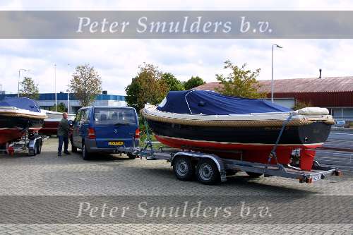 Kampen, 8 oktober 2001
Het bouwen van een sloep bij interboat
Trailer