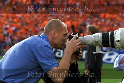 Rotterdam, 16 juni 2000
Nederland-Denemarken
Europees Kampioenschap Voetbal 2001
Jaap Stam als fotograaf