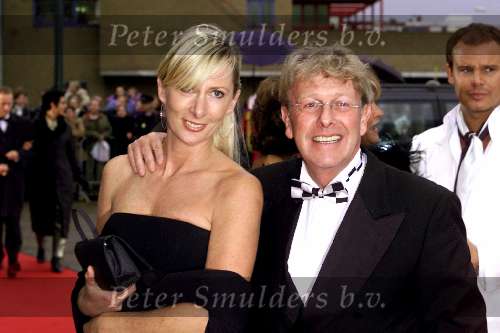 SCHEVENINGEN 21 oktober 2001
Premiere Aida in het circustheater.
Jan des Bouvrie met vrouw Monique des Bouvrie