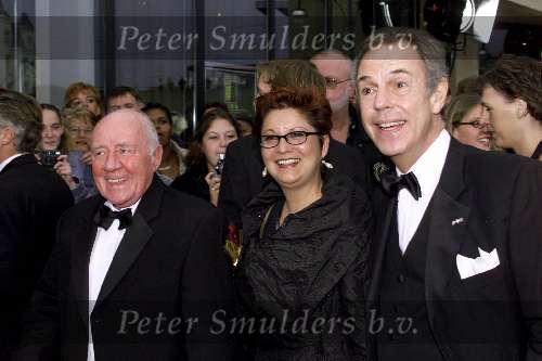 Scheveningen 21 oktober 2001
Premiere Aida in het circustheater.
Johnny Kraaykamp sr en zijn vrouw
Jos Brink