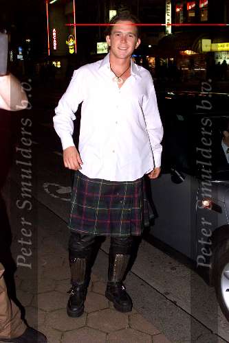Amsterdam 1 Oktober 2001 
Best   geklede man van Nederland verkiezing van Esquire
Johnny de Mol  in een Kilt