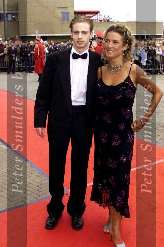 Scheveningen21 oktober 2001 
Premiere van Aida in het circustheater .
Katja Schuurman met een vriend