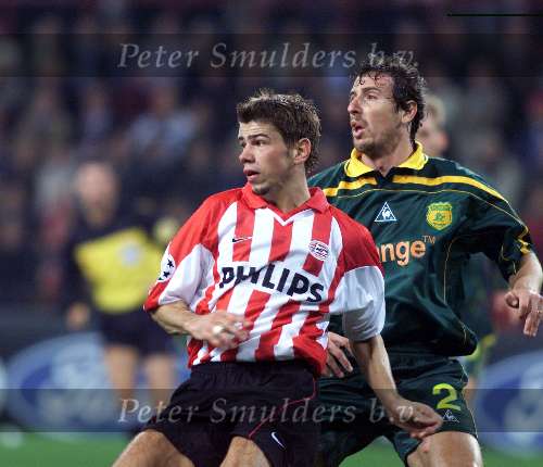 Eindhoven, 24 oktober 2001
5e wedstrijd van PSV in de championsleague tussen PSV-FC Nantes, eindstand 0-0
Kezman met Nestor Fabbri
