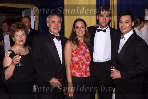 Amsterdam 25 Oktober 2001
Premiere van de musical GRACE
Mario Gelante met familie