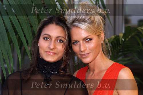 Amsterdam 12 Oktober 2001
Uitreiking van de Televizierring in de Heineken Music Hall.
Milika Peterson met dochter