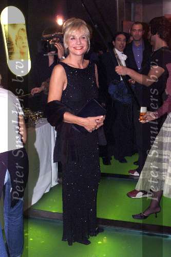 Amsterdam 1 Oktober 2001
Premiere Discovery of heaven in de pathe Arena
Monique v d Ven