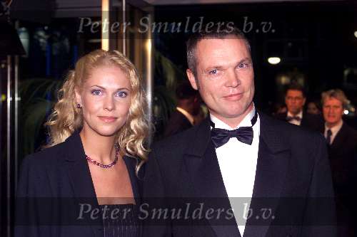 Amsterdam 12 Oktober 2001
Uitreiking van de Televizierring in de Heineken Music Hall.
Nance met vriend