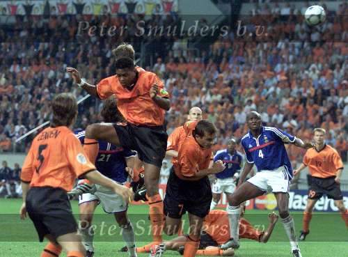 Rotterdam, 21 juni 2000   Euro 2000
Europees Kampioenschap voetbal 2000
Nederland-Frankrijk
Patrick kluivert Phillip Cocu Patrick Vieira
