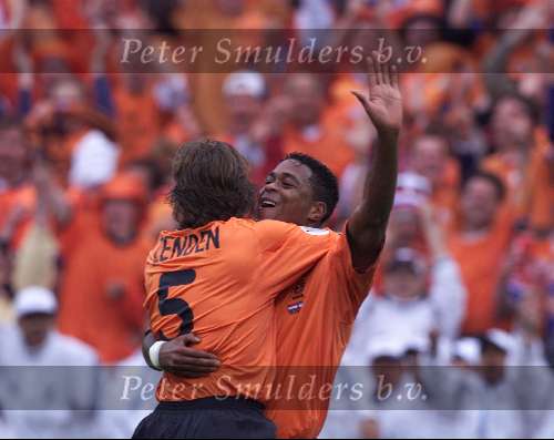 Rotterdam, 25 juni 2000   Euro 2000
Europees Kampioenschap voetbal 2000
Nederland-Yougoslavie
Patrick kluivertjuicht na een doelpunt