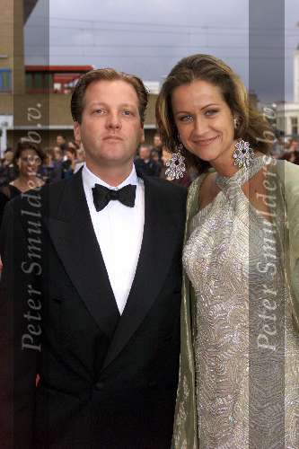 Scheveningen 21 oktober 2001
Premiere Aida in het circustheater.
Pauline Huizinga met vriend