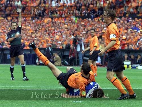 Rotterdam, 25 juni 2000   Euro 2000
Europees Kampioenschap voetbal 2000
Nederland-Yougoslavie
Phillip cocu en Frank de Boer